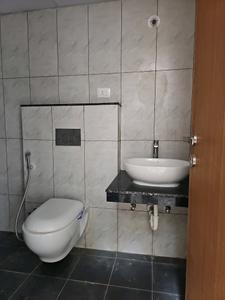 Common Bathroom Image of 850 Sq.ft 2 BHK Apartment / Flat for rent in Gera Planet Of Joy IV, Upper Kharadi Pune for Rs. 32000