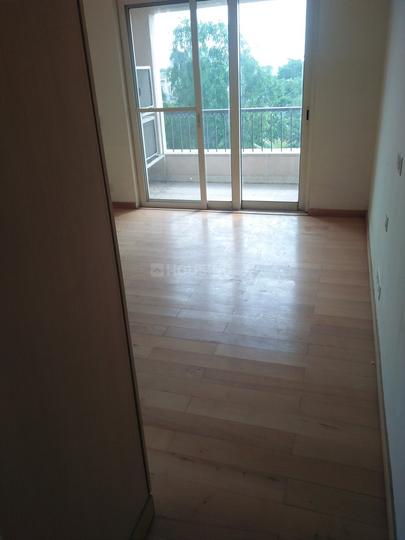 Jaypee Spa Court Bedroom 1