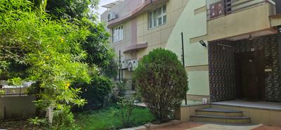 Image of 2500 Sq.ft 4 BHK Independent House for rent in Thaltej, Ahmedabad for Rs. 80000