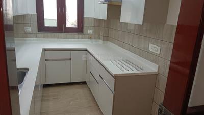 Kitchen Image of 1900 Sq.ft 3 BHK Builder Floor for rent in Preet Vihar New Delhi for Rs. 45000