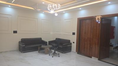 3D Tour Of Golden Avenue