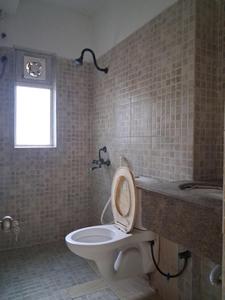 Common Bathroom Image of 925 Sq.ft 2 BHK Apartment / Flat for sale in Paras Tierea, Sector 137 Noida for Rs. 8100000