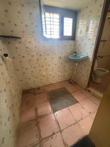 Bathroom Image of 1000 Sq.ft 2 BHK Duplex for rent in Tank Mohalla Shivamogga for Rs. 13000
