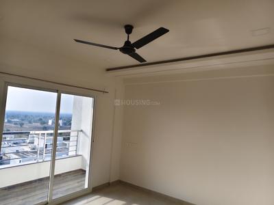 Bedroom Image of 948 Sq.ft 3 BHK Apartment / Flat for rent in A Singapore Life City The Utopia, Gotal Pajri Nagpur for Rs. 22000