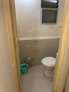 Bathroom Image of 950 Sq.ft 2 BHK Apartment / Flat for rent in Ganeshpeth Colony Nagpur for Rs. 25000