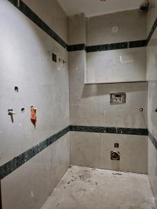 Common Bathroom Image of 700 Sq.ft 2 BHK Apartment / Flat for sale in Nangli Sakrawati New Delhi for Rs. 5200000