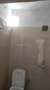 Bathroom Image of 750 Sq.ft 2 BHK Apartment / Flat for rent in Indira Nagar Lucknow for Rs. 25000