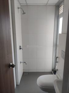 Bathroom Image of 650 Sq.ft 1.5 BHK Apartment / Flat for sale in Godrej Emerald, Thane West Thane for Rs. 10000000