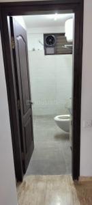 Bathroom Image of 2200 Sq.ft 3 BHK Apartment / Flat for rent in Frazer Town Bengaluru for Rs. 86000