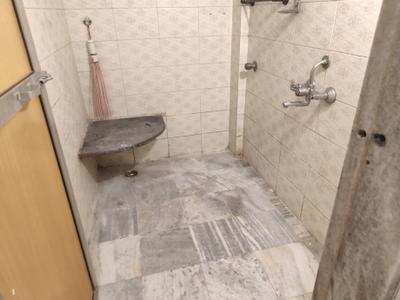 Bathroom Image of 650 Sq.ft 1 BHK Apartment / Flat for rent in Dahisar West Mumbai for Rs. 30000