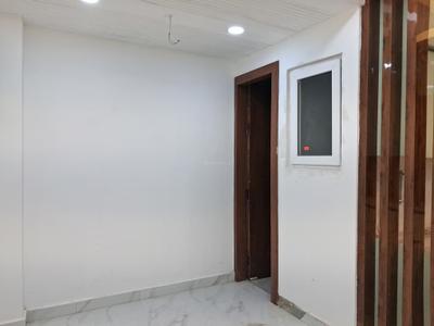 Living Room Image of 1500 Sq.ft 3 BHK Apartment / Flat for sale in Sector 72 Noida for Rs. 5450000