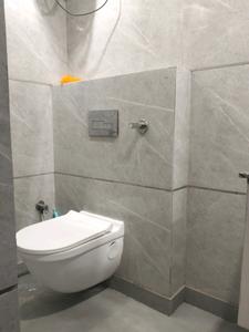 Common Bathroom Image of 450 Sq.ft 1 BHK Builder Floor for rent in Shalimar Bagh New Delhi for Rs. 22000