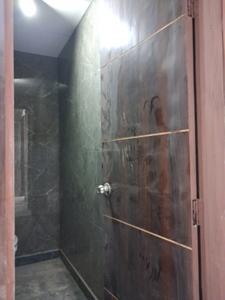 Common Bathroom Image of 750 Sq.ft 1 BHK Apartment / Flat for sale in Sector 104 Noida for Rs. 3025000