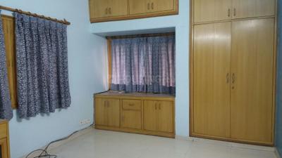 Bedroom Image of 950 Sq.ft 2 BHK Apartment / Flat for rent in Sarita Vihar New Delhi for Rs. 42000