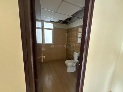 Bathroom Image of 2140 Sq.ft 4 BHK Apartment / Flat for sale in Amrapali Crystal Homes Phase 1, Sector 76 Noida for Rs. 28800000