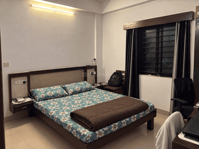 Image of 1650 Sq.ft 3 BHK Apartment / Flat for rent in Domlur Layout, Bengaluru for Rs. 60000