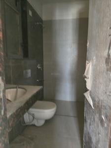 Common Bathroom Two Image of 1800 Sq.ft 3 BHK Apartment / Flat for sale in Khar West Mumbai for Rs. 95000000