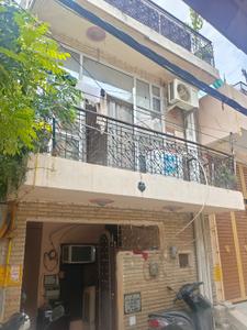 Image of 900 Sq.ft 2 BHK Builder Floor for rent in Aya Nagar, New Delhi for Rs. 20000