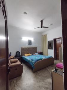 Bedroom Image of 1800 Sq.ft 3 BHK Builder Floor for sale in Shivalik New Delhi for Rs. 35000000