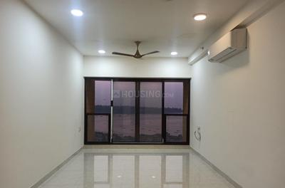 Hall Image of 750 Sq.ft 2 BHK Apartment / Flat for rent in Kanakia Hollywood, Andheri West Mumbai for Rs. 120000