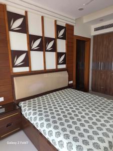 Bedroom Image of 3530 Sq.ft 5 BHK Apartment / Flat for rent in Prateek Edifice, Sector 107 Noida for Rs. 300000