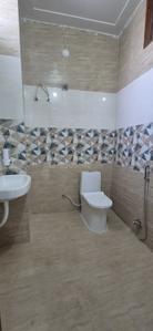 Bathroom Image of 1600 Sq.ft 3 BHK Builder Floor for rent in Lucknow Development Authority E Auction, Gomti Nagar Lucknow for Rs. 22000