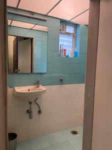 Bathroom Image of 500 Sq.ft 1 BHK Apartment / Flat for rent in Udadhi Tarang Cottages, Juhu Mumbai for Rs. 85000