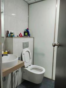 Common Bathroom Image of 750 Sq.ft 1 BHK Apartment / Flat for sale in Mahindra Vicino, Andheri East Mumbai for Rs. 16000000