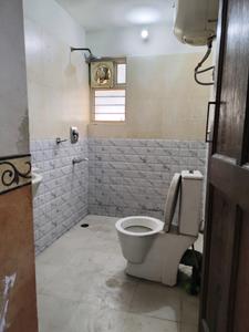 Common Bathroom Image of 2000 Sq.ft 3 BHK Apartment / Flat for sale in DDA Flats Vasant Kunj, Vasant Kunj New Delhi for Rs. 40000000
