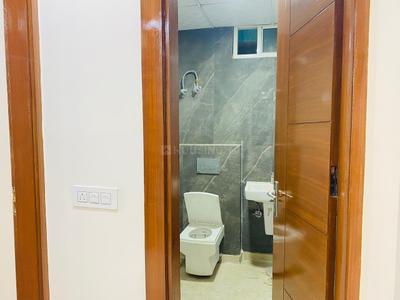 Image of 1450 Sq.ft 3 BHK Apartment / Flat for sale in Capital Metro Height, Sector 72, Noida for Rs. 5850000