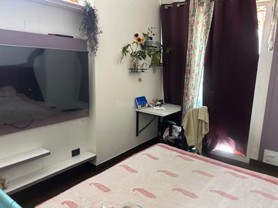 Bedroom Image of 1290 Sq.ft 2 BHK Apartment / Flat for sale in Mahagun Moderne, Sector 78 Noida for Rs. 19000000