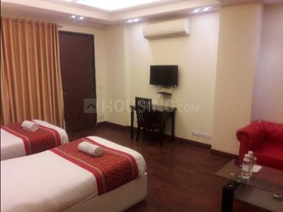 Bedroom Image of 1800 Sq.ft 3 BHK Apartment / Flat for rent in Green Park New Delhi for Rs. 170000