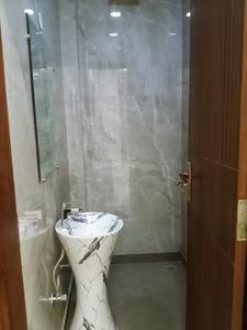 Bathroom Image of 1000 Sq.ft 3 BHK Builder Floor for rent in Ashok Nagar New Delhi for Rs. 37000