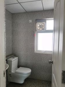 Common Bathroom Image of 1700 Sq.ft 3 BHK Apartment / Flat for rent in Shree Vardhman Victoria, Sector 70 Gurgaon for Rs. 50000