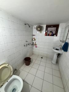 Bathroom Image of 1350 Sq.ft 2 BHK Builder Floor for rent in Bhai Randhir Singh Nagar Ludhiana for Rs. 25000