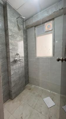 Bathroom Image of 585 Sq.ft 1 BHK Apartment / Flat for rent in Amrapali Dream Valley 2, Noida Extension Greater Noida for Rs. 17000