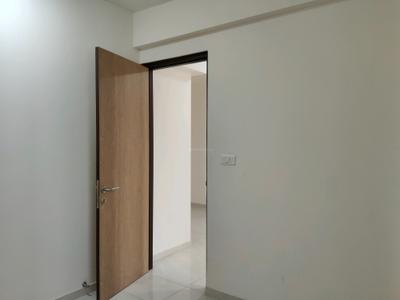 Bedroom Image of 750 Sq.ft 2 BHK Apartment / Flat for rent in Lodha Amara, Thane West Thane for Rs. 45000