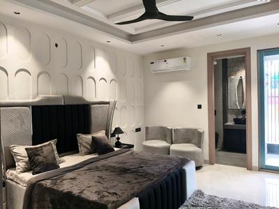 Bedroom Image of 2250 Sq.ft 4 BHK Builder Floor for sale in Mayfield Garden Luxury Floors, Mayfield Garden Gurgaon for Rs. 35000000