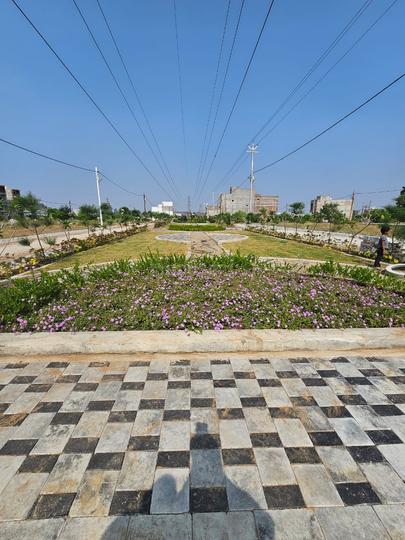 Anant Tanishq Corridor 2 Main Image 1