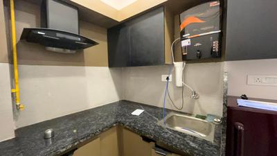 Kitchen Image of 300 Sq.ft 1 RK Apartment / Flat for rent in Mahalakshmi Nagar Indore for Rs. 13000