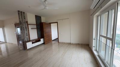 Living Room Image of 2400 Sq.ft 4 BHK Apartment / Flat for rent in Paras Emperor Phase I, Gulmohar Colony Bhopal for Rs. 59000