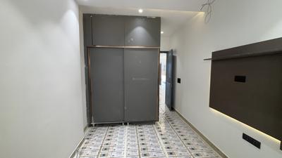 Bedroom Image of 960 Sq.ft 3 BHK Builder Floor for sale in Pitampura New Delhi for Rs. 19500000