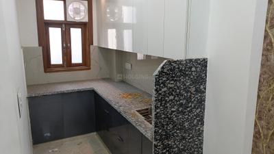 Kitchen Image of 540 Sq.ft 2 BHK Builder Floor for sale in Laxmi Nagar New Delhi for Rs. 5800000