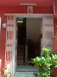 Main Entrance Image of 1200 Sq.ft 4 BHK Independent House for rent in Gupta House, South Dum Dum Kolkata for Rs. 100000