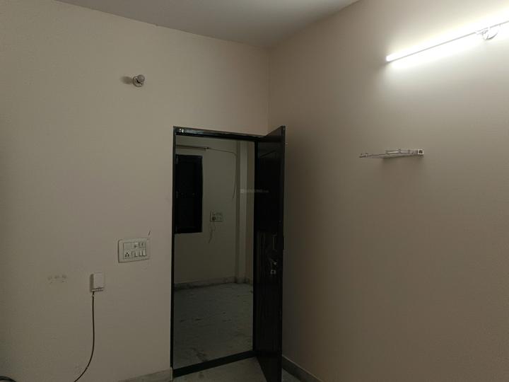 Poorvi Pitampura, Pitampura Bedroom 1