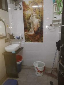 Bathroom Image of 900 Sq.ft 3 BHK Apartment / Flat for sale in Uttam Nagar New Delhi for Rs. 7500000