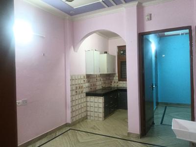 Living Room Image of 800 Sq.ft 2 BHK Builder Floor for rent in Sector 11 Gurgaon for Rs. 21000