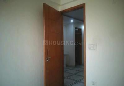 Bedroom Image of 1000 Sq.ft 3 BHK Builder Floor for sale in Jamia Nagar New Delhi for Rs. 9000000