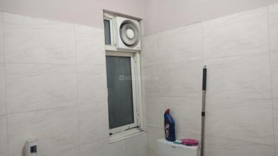 Bathroom Image of 550 Sq.ft 1.5 BHK Apartment / Flat for sale in Sector 62A Noida for Rs. 3800000