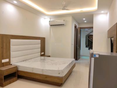 Bedroom Image of 580 Sq.ft 1 RK Builder Floor for rent in Tulip Monsella, Sector 53 Gurgaon for Rs. 26500
